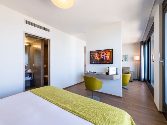 Lake Geneva Hotel Room Type - Junior Suite