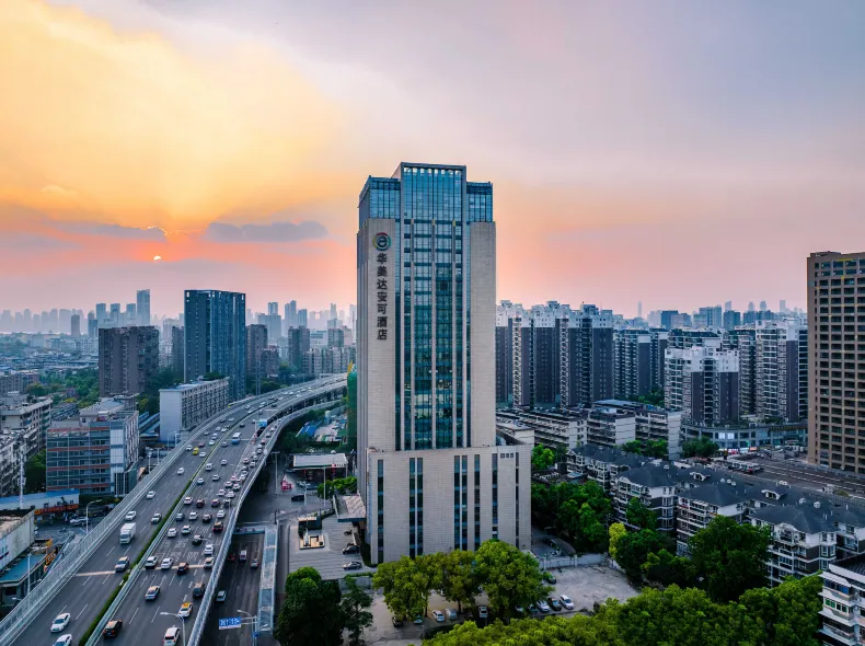 รามาดา อองคอร์ บาย วินด์แฮม อู่ฮั่น