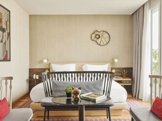 Hyatt Centric Gran Via Madrid Room Type - King Room with Terrace and Gran Via View Hyatt Centric Gran Via Madrid Room Type - King Room with Terrace and Gran Via View