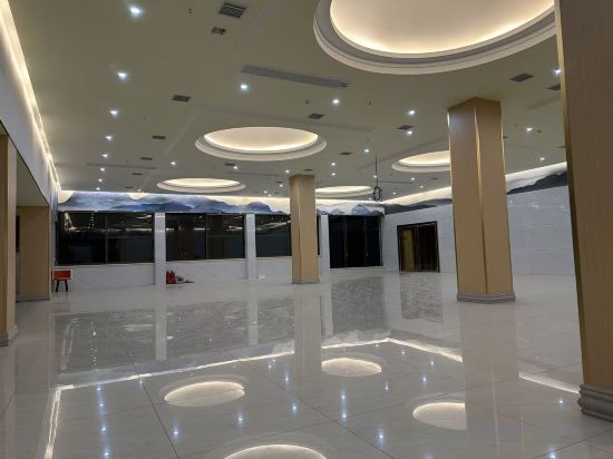Others 5, Jiaoyang Grand Hotel, Yiyang