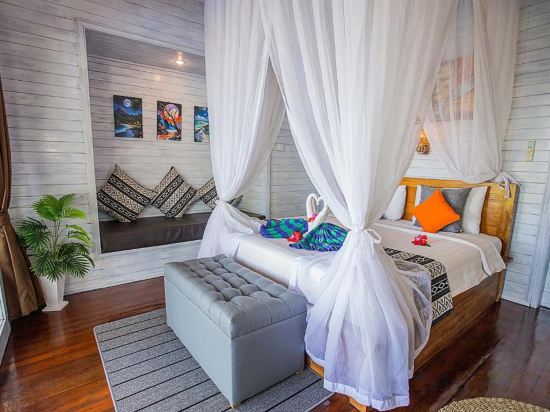 Tatak Bunut Villa Nusa Ceningan - Tap to explore photos