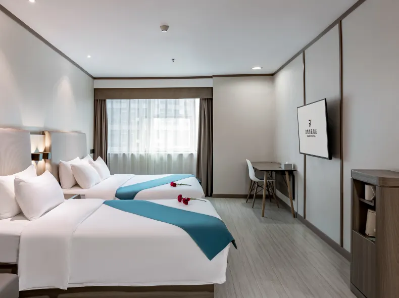 Chongqing Jiefangbei Hongyadong Fuyue Rezen Hotel