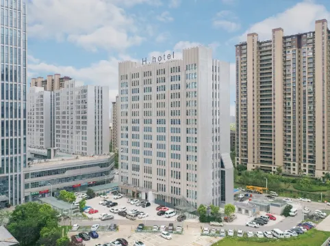 H 호텔 (난퉁 동부 버스 터미널)