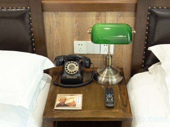 Nostalgia Hotel Beijing Yonghe Lama - Tap to explore photos