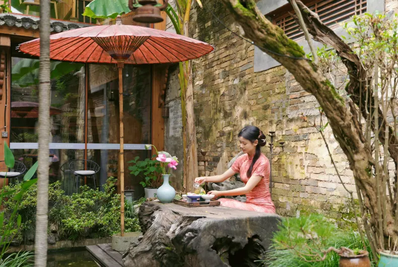 IMMERSING HuanChun Resort Hotel