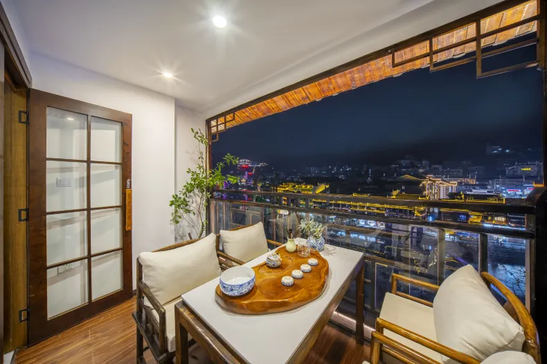 Longqi, Phoenix, waterfront, high end B & B