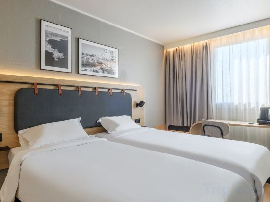 Campanile NICE Aéroport Room Type - Standard Room - 2 Single Beds