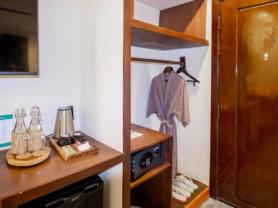Amatak Boutique Hotel - Tap to explore photos