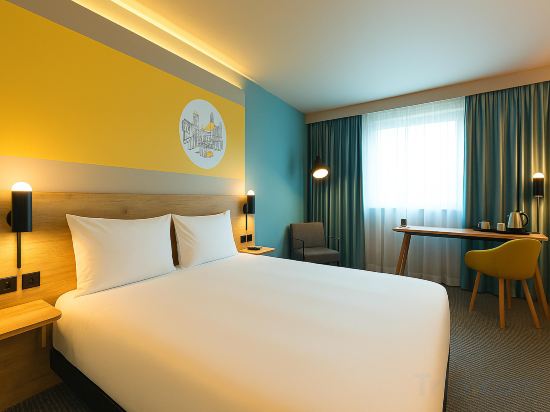 B&B HOTEL Birmingham Centre - Tap to explore photos