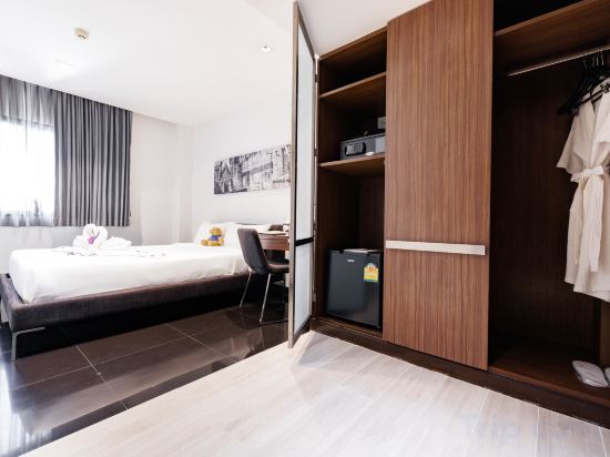 S33 Compact Hotel - Tap to explore photos