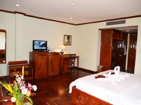 Angkor Hotel Room Type - Junior Suite