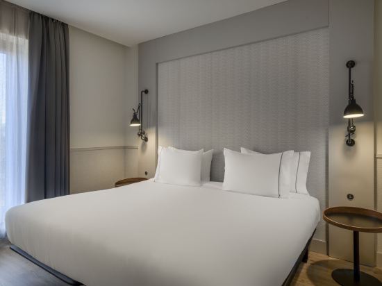 AC Hotel Los Vascos by Marriott - Tap to explore photos