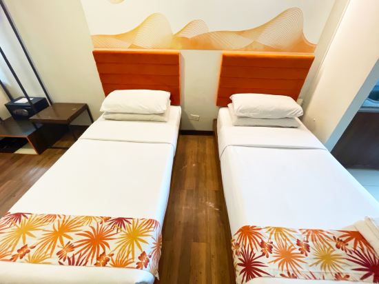 H Hotel Quezon City Room Type - Superior Twin Room
