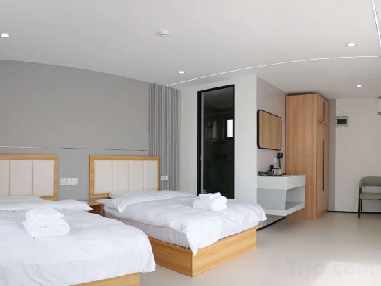 1CE HOTEL Room Type - Standard 2-bed Room306