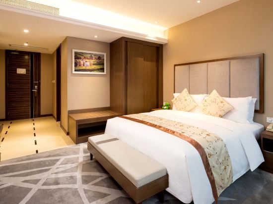 Royal Palace Hotel