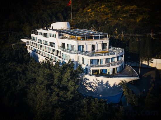 Others 3, Bihai Hotel, Liangshan Yi