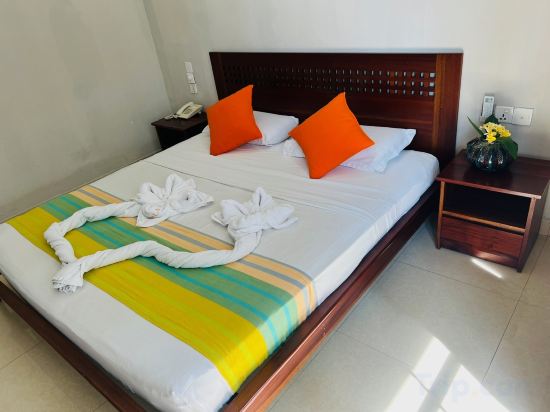 Lafala Hotel & Service Apartment Room Type - Deluxe Double Room