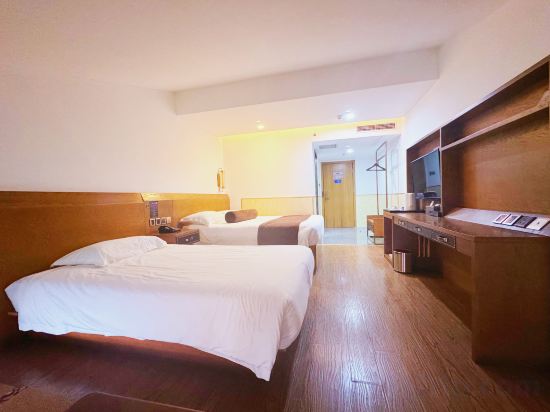 COSY FEELING HOTEL Room Type - Elegant Family Room (Pitched roof)