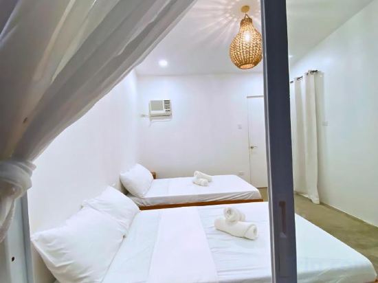 Mandala Beach Cebu by Hiverooms Room Type - Deluxe Room With Balcony, Pet Are Allowed