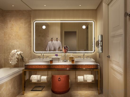 Wynn Macau - Tap to explore photos