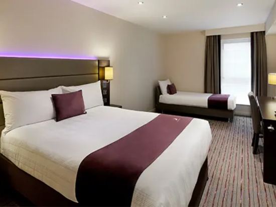 Premier Inn London St.Pancras - Tap to explore photos