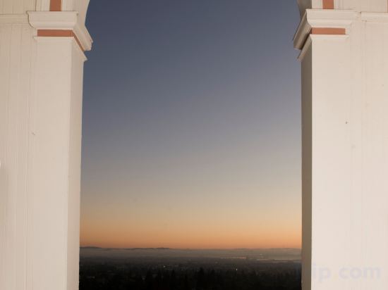 Claremont Resort & Club - Tap to explore photos