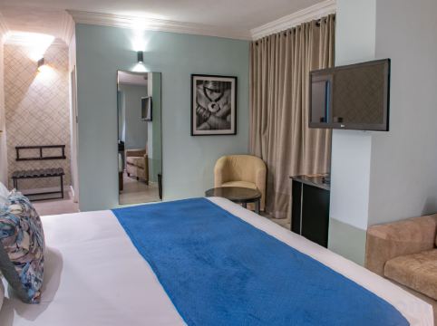 New Ambassador Hotel Room Type - Deluxe Room