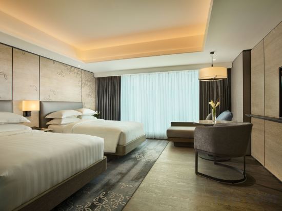 Yogyakarta Marriott Hotel Room Type - M Club lounge access, 1 Bed Room Executive Suite, 1 King, Pool view Yogyakarta Marriott Hotel Room Type - M Club lounge access, 1 Bed Room Executive Suite, 1 King, Pool view