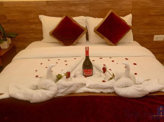 Hotel Sadan - Tap to explore photos