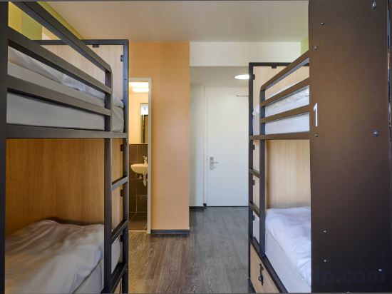 Generator Berlin Alexander Platz Room Type - 8 Bed Dorm (Private Bathroom)