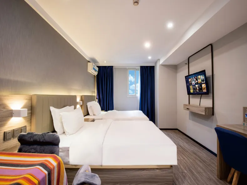 7 Days Premium Hotel (Chongqing Yuanjiagang Light Rail Station Olympic Sports Center)