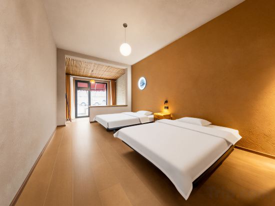 Beijing Unicreek Hotel Room Type - Guestroom - Courtyard-View, Mountain-View (2 beds) Beijing Unicreek Hotel Room Type - Guestroom - Courtyard-View, Mountain-View (2 beds)