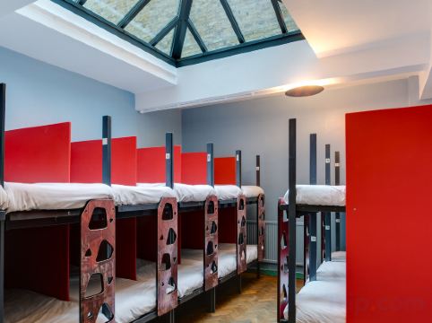 Clink 261 Hostel Room Type - Bed In 18 Beds Mixed Dormitory