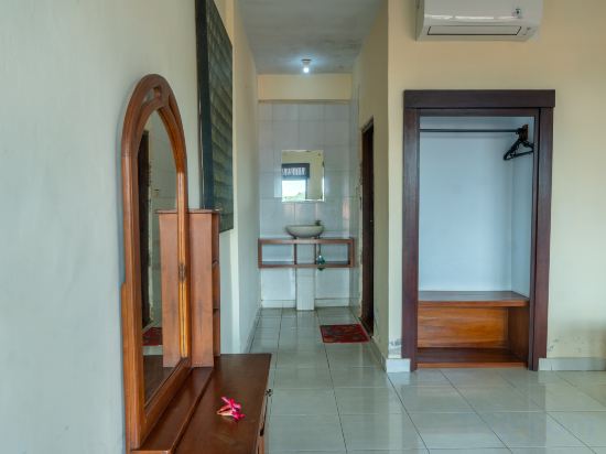 Warsa Garden Bungalows - Tap to explore photos
