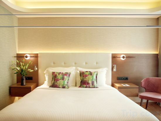 Zeus Essence Wyndham Athens Residence Room Type - Superior Room with Atrium View 