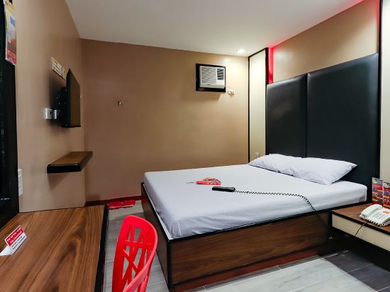 Hotel Sogo LRT Monumento Station Room Type - Deluxe Room