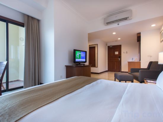 Holiday Inn Resort Batam Room Type - 1 King Deluxe Suite