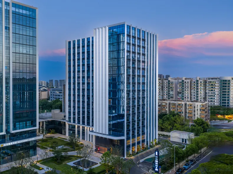 UrCove by Hyatt Nanjing South Railway Station BaiJia Lake
