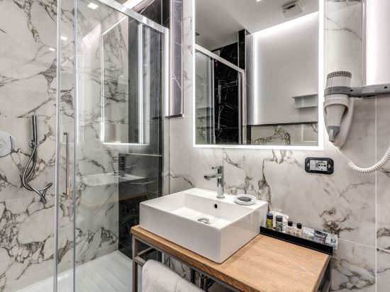 The Spotlight Boutique Hotel - Tap to explore photos