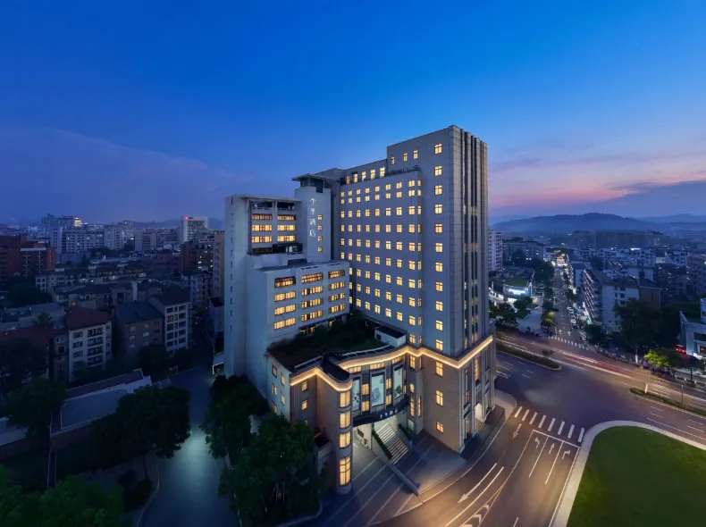JI Hotel (Hangzhou West Lake Lakeside Erqing Building)