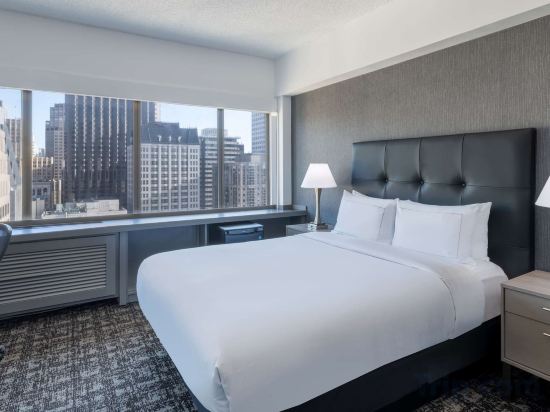 Hilton San Francisco Financial District Room Type - Queen Room with Bath Tub - Disability Access