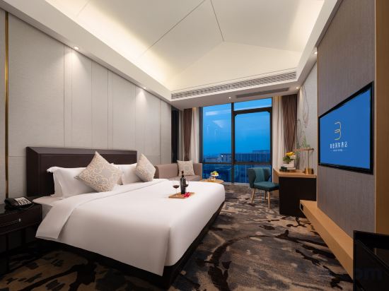 Buddy Hotel Room Type - Executive Queen