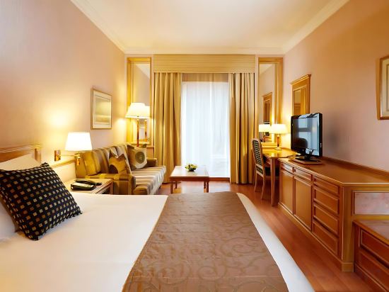 Millennium Plaza Downtown Suites - Tap to explore photos