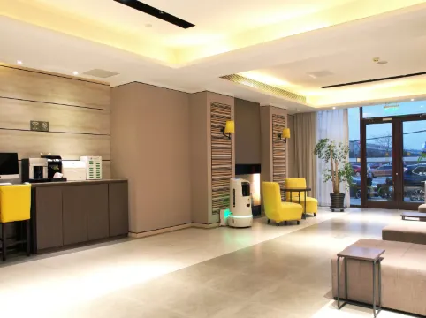 Ease Hotel (Beijing Liangxiang University Town)