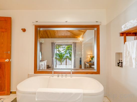 Camia Resort & Spa - Tap to explore photos