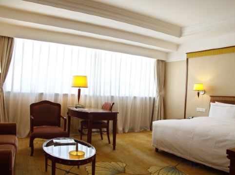 Jianguo Garden Hotel Room Type - Deluxe Queen Room