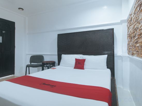 RedDoorz at LFamili Hotel Boracay Room Type - RedDoorz Standard Room