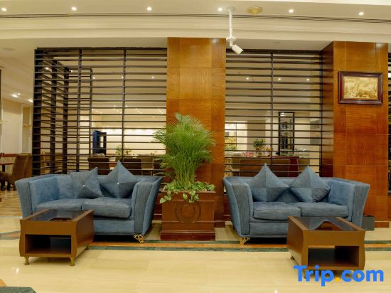 Luxe Grand Hotel
