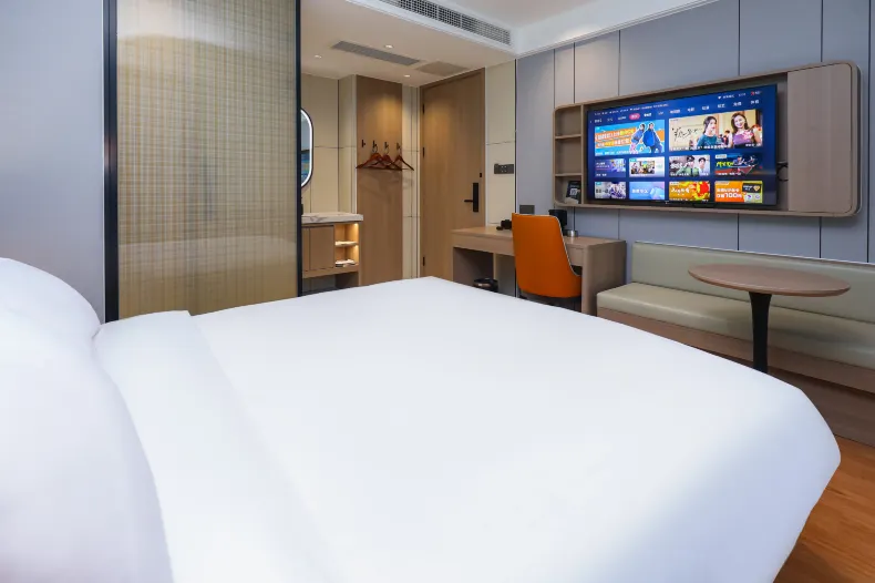 Qingmu Select Hotel (Nanjing University of Aeronautics and Astronautics Cuipingshan Subway Station)