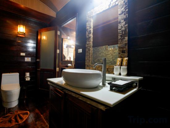 Anda Resort Koh Lipe - Tap to explore photos